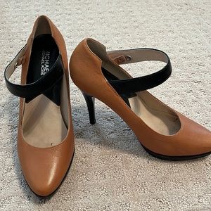 Michael Kors pumps